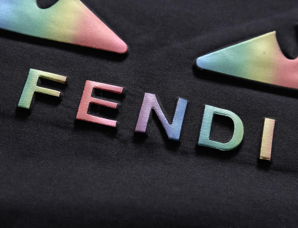 FENDI- T SHIRT