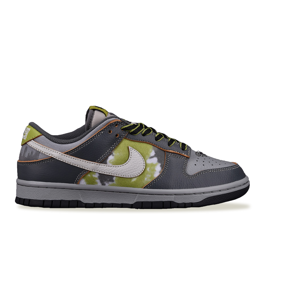 NIKE DUNK SB LOW “Friends and Family”