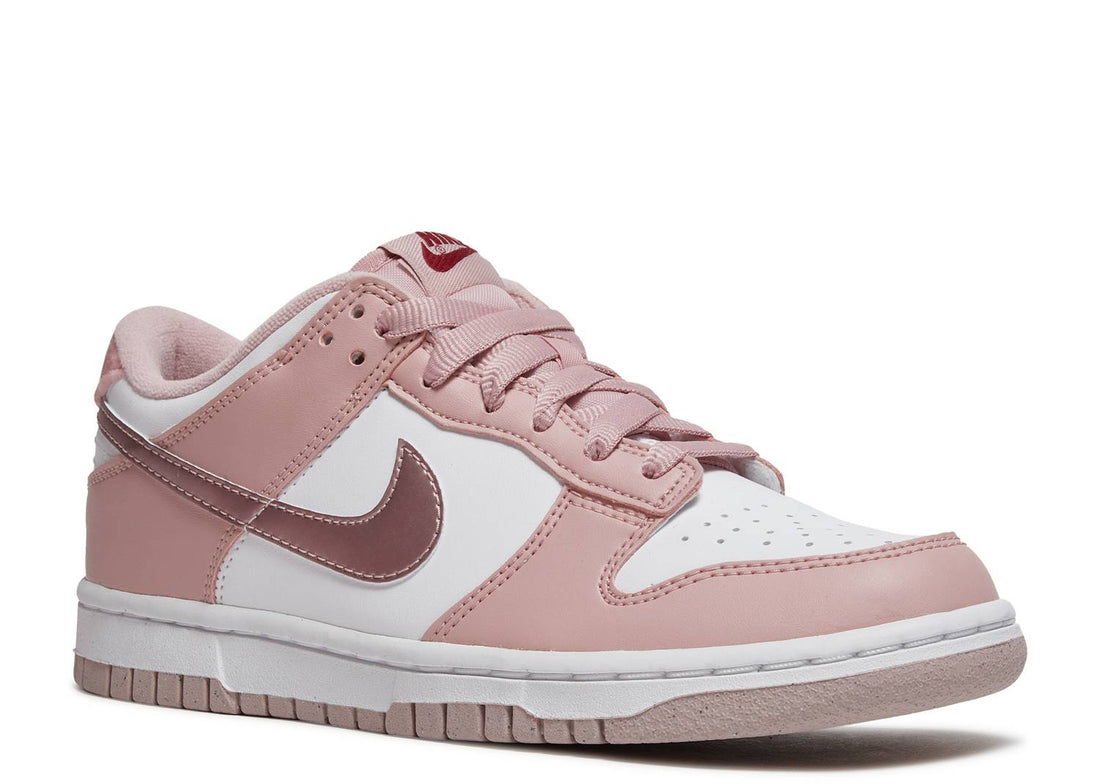 DUNK LOW GS &