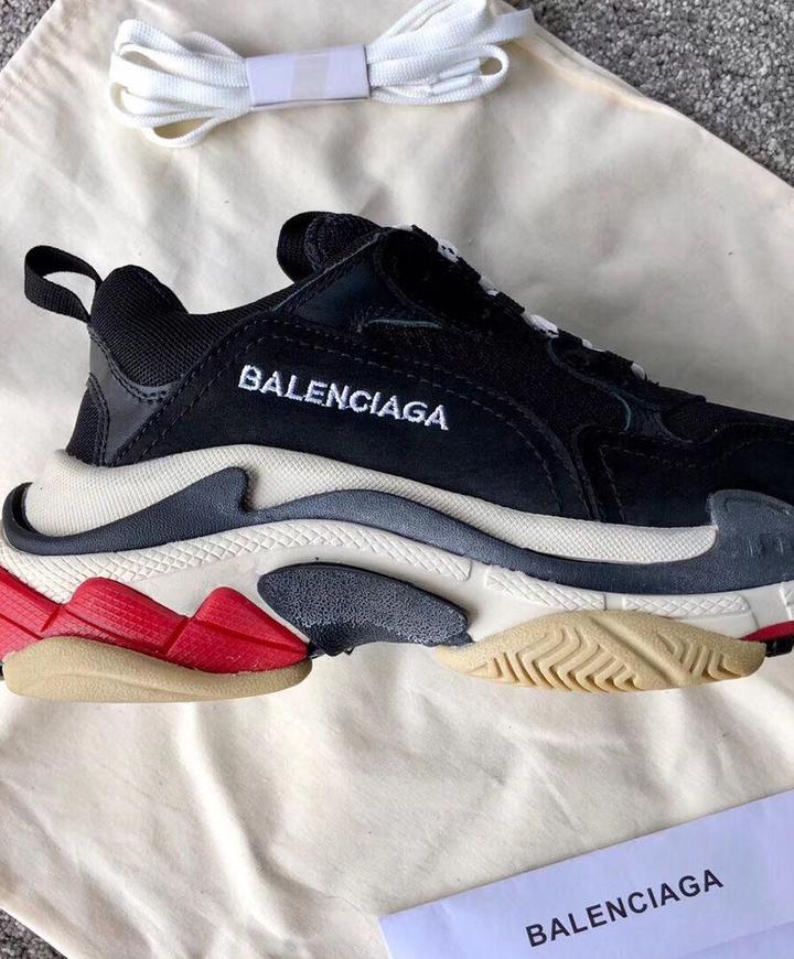 BALENCIAGA - TRIPLE S