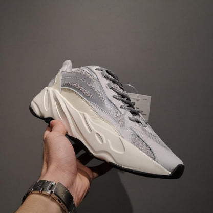 ADIDAS - YEEZY 700