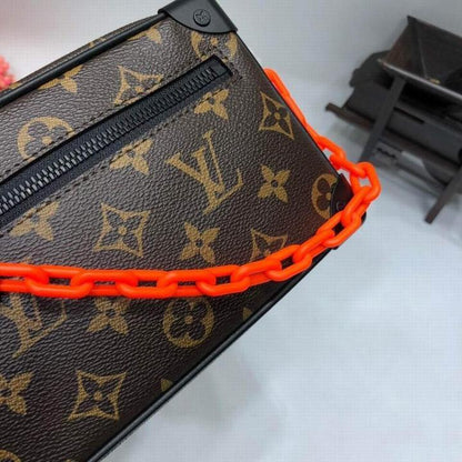 LOUIS VUITTON - SHOULDER BAG