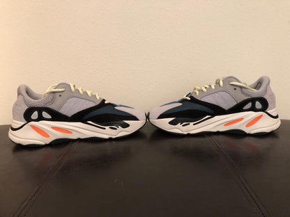 ADIDAS - YEEZY 700